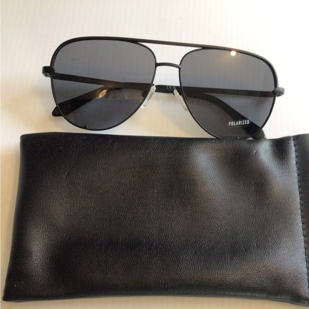NEW ! Quay Polarized High Key Black Aviator Sunglasses with Case
